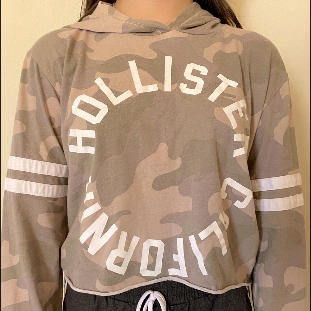 "Hollister Camo Hooded Graphic Top"